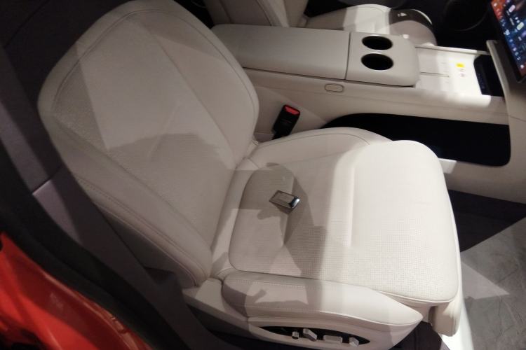 Used Avatr 06 2025 Pro Range-Extended Edition Right Front Seat