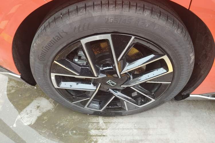 Used Avatr 06 2025 Pro Range-Extended Edition Right Rear Wheel Hub