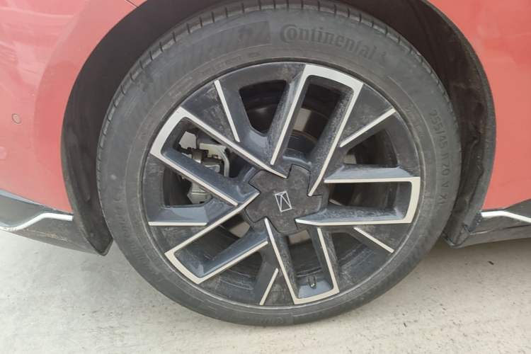 Used Avatr 06 2025 Pro Range-Extended Edition Right Rear Wheel Hub