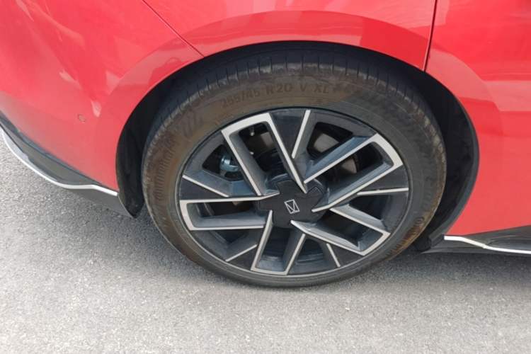 Used Avatr 06 2025 Pro Range-Extended Edition Right Rear Wheel Hub
