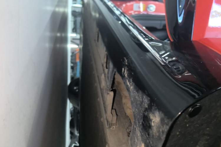 Used Avatr 06  Right Side Sill