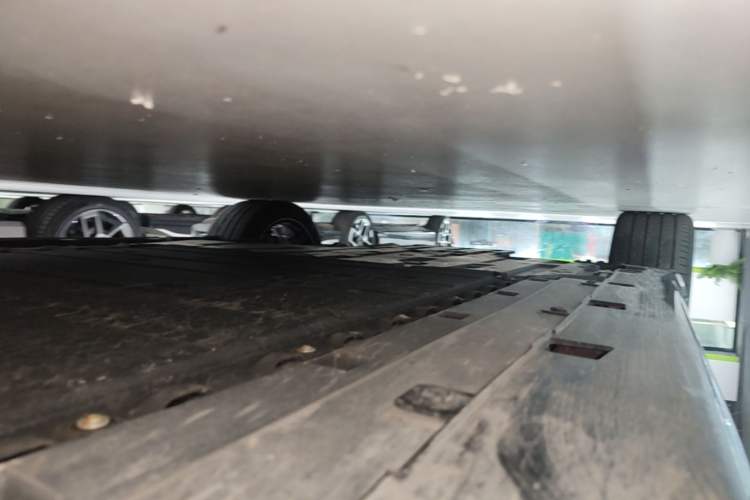 Used Avatr 06 2025 Pro Range-Extended Edition Right Side Sill