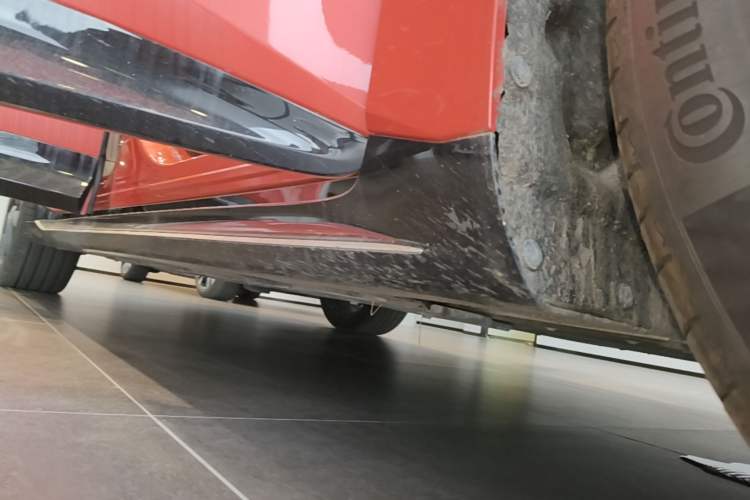 Used Avatr 06 2025 Ultra Pure Electric Edition Right Side Sill