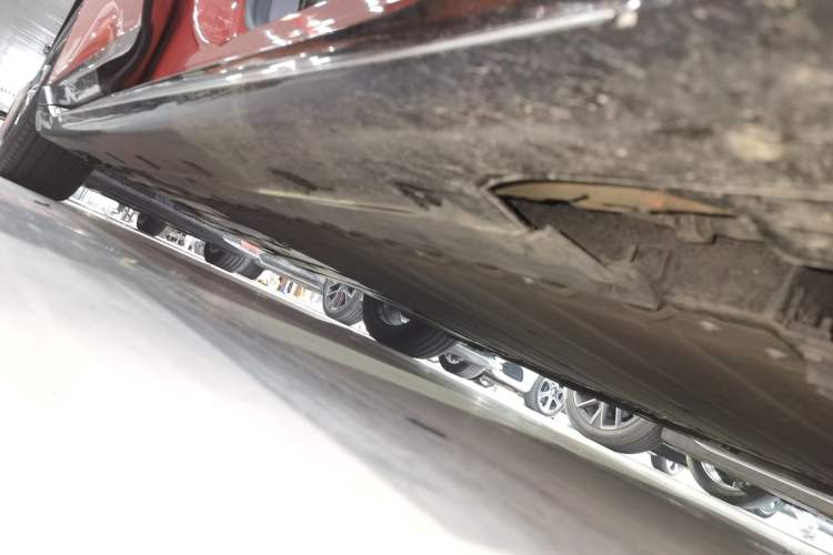 Used Avatr 06 2025 Max Extended-Range Edition Right Side Sill