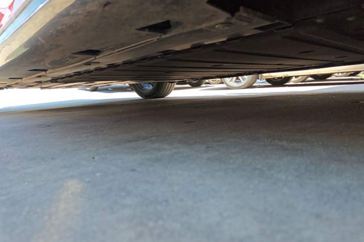Used Avatr 06 2025 Pro Range-Extended Edition Right Side Sill