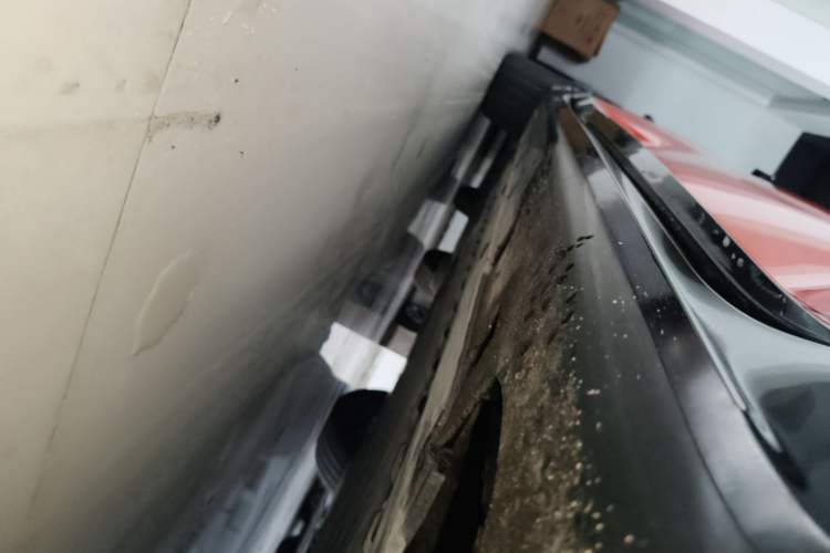 Used Avatr 06 2025 Max Extended-Range Edition Right Side Sill