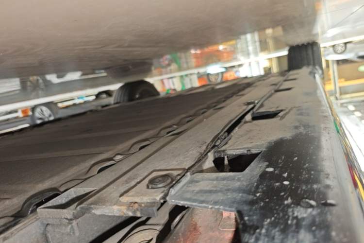 Used Avatr 06 2025 Pro Range-Extended Edition Right Side Sill