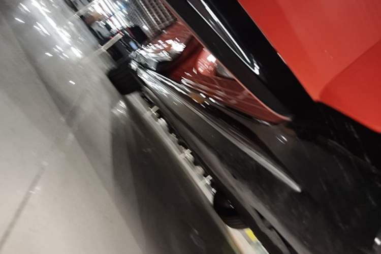 Used Avatr 06 2025 Pro Range-Extended Edition Right Side Sill
