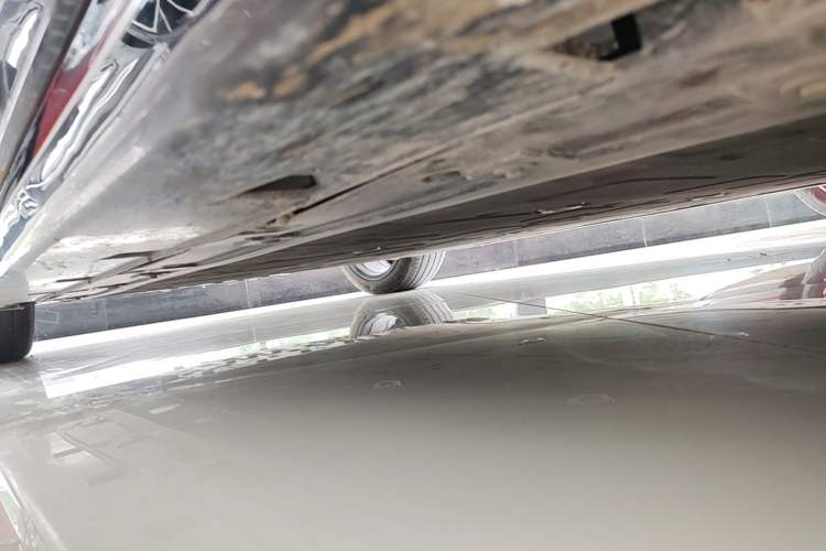 Used Avatr 06 2025 Ultra Pure Electric Edition Right Side Sill