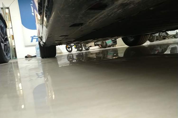 Used Avatr 06 2025 Pro Range-Extended Edition Right Side Sill