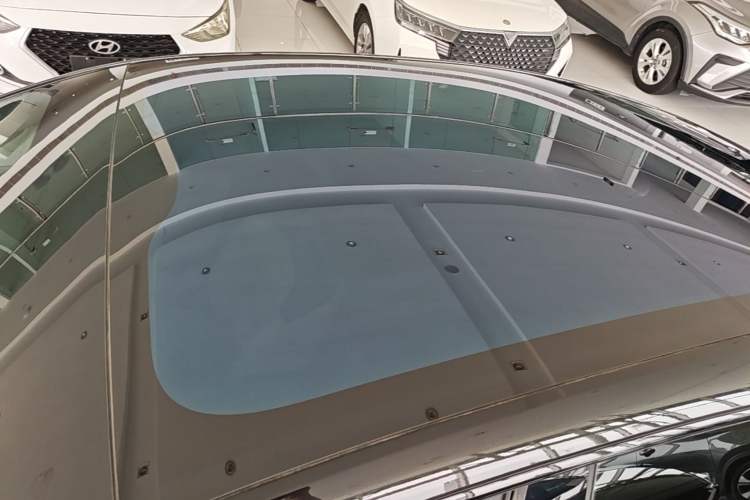 Used Avatr 06 2025 Pro Range-Extended Edition Roof