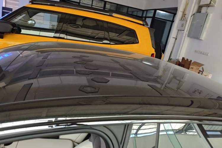 Used Avatr 06 2025 Pro Range-Extended Edition Roof