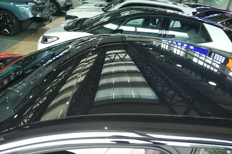 Used Avatr 06 2025 Pro Range-Extended Edition Roof