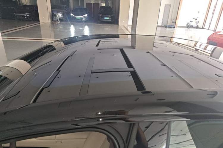 Used Avatr 06 2025 Pro Range-Extended Edition Roof