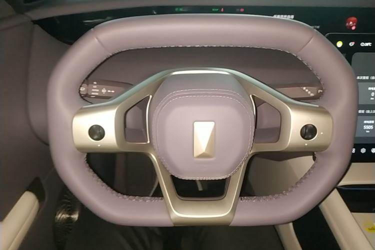Used Avatr 06 2025 Pro Range-Extended Edition Steering Wheel