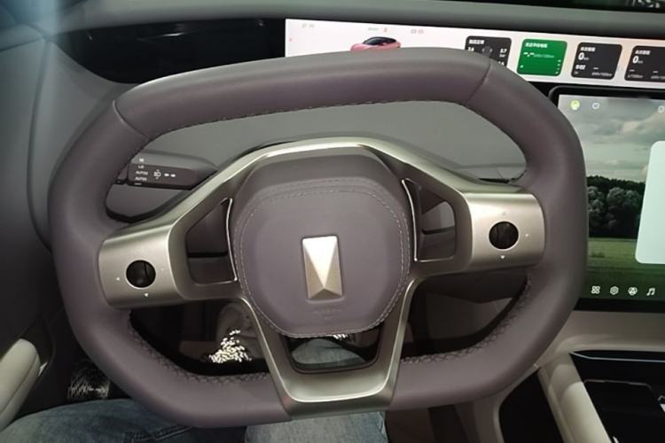 Used Avatr 06 2025 Pro Range-Extended Edition Steering Wheel