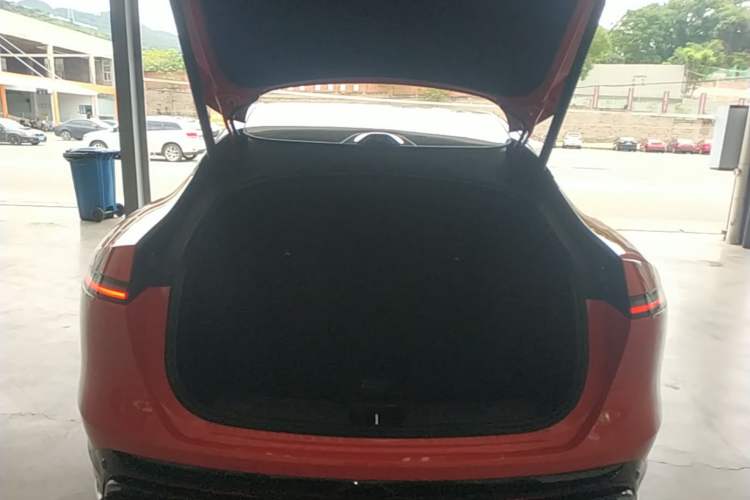 Used Avatr 06 2025 Pro Range-Extended Edition Trunk