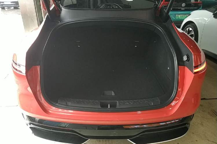 Used Avatr 06 2025 Pro Range-Extended Edition Trunk