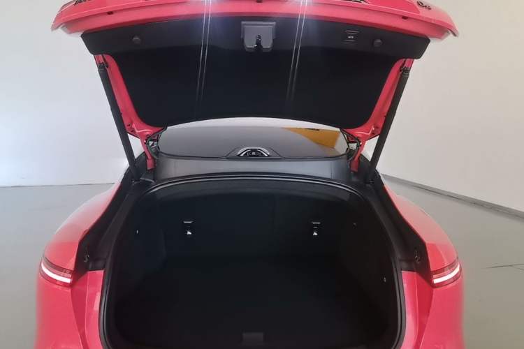 Used Avatr 06 2025 Pro Range-Extended Edition Trunk