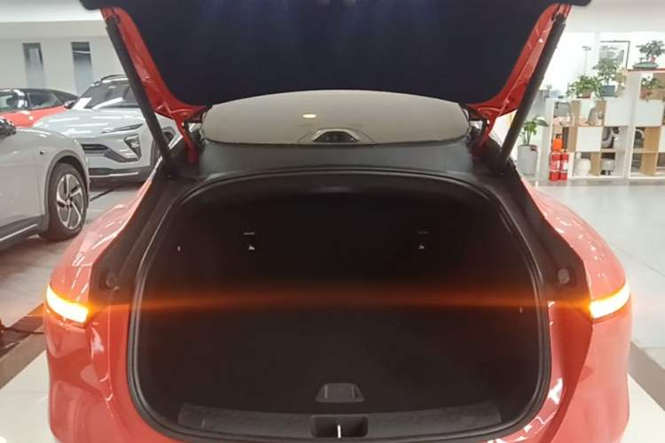 Used Avatr 06 2025 Pro Range-Extended Edition Trunk