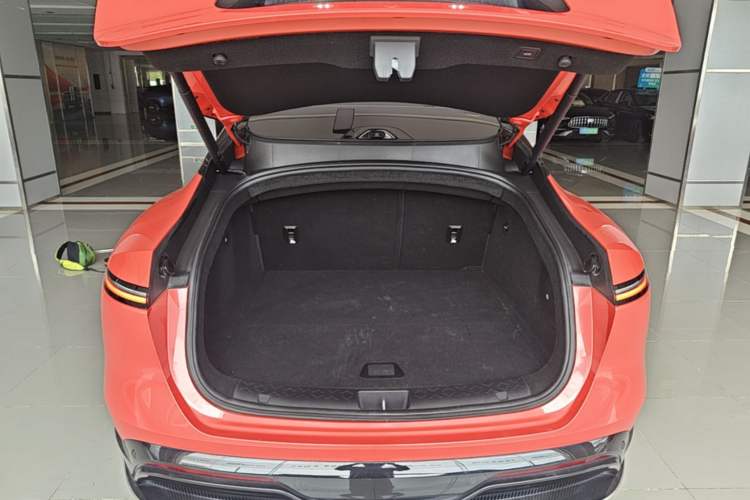 Used Avatr 06 2025 Pro Range-Extended Edition Trunk