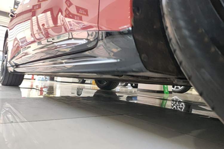 Used Avatr 06 2025 Pro Range-Extended Edition Right Side Sill