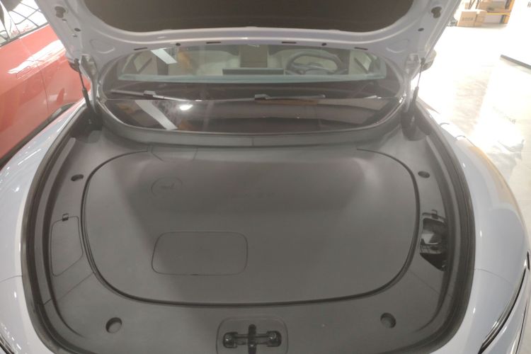 Used Avatr 06 2025 Pro Range-Extended Edition Engine Bay