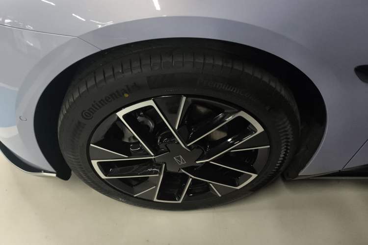 Used Avatr 06 2025 Max Extended-Range Edition Exterior 7