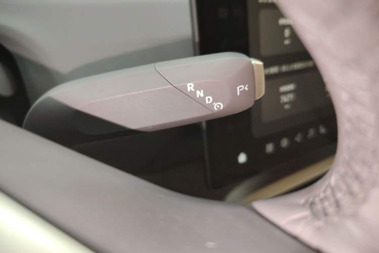 Used Avatr 06 2025 Pro Range-Extended Edition Gear Lever