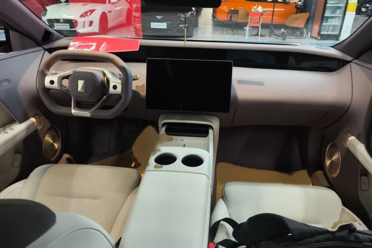 Used Avatr 06 2025 Max Extended-Range Edition Interior 2