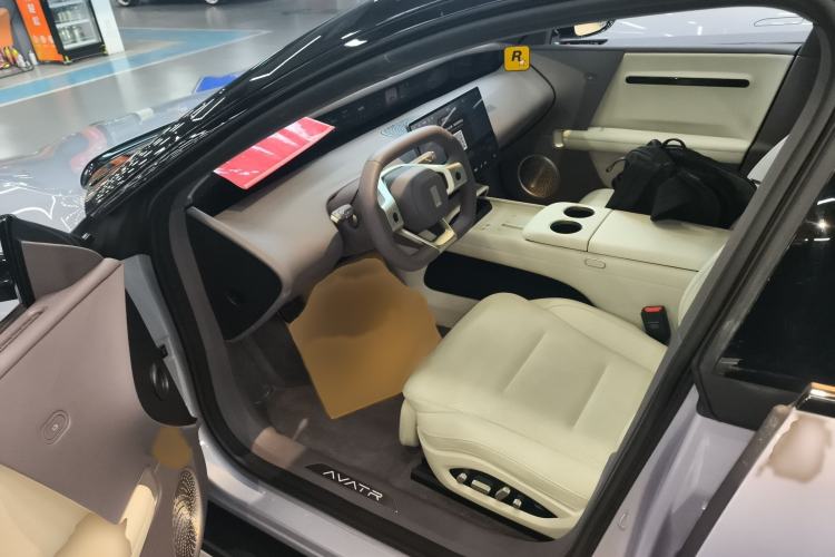 Used Avatr 06 2025 Max Extended-Range Edition Interior 3