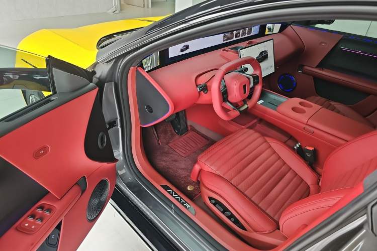Used Avatr 06 2025 Ultra Pure Electric Edition Interior 3