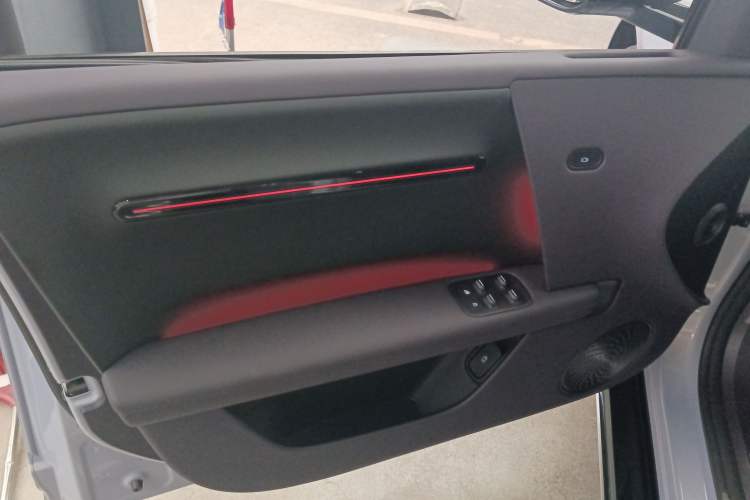 Used Avatr 06 2025 Ultra Pure Electric Edition Left Front Door Interior