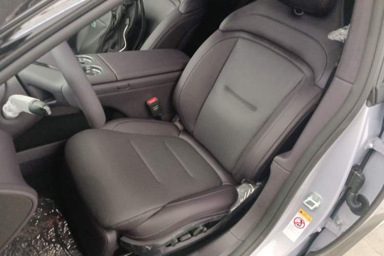 Used Avatr 06 2025 Ultra Pure Electric Edition Left Front Seat