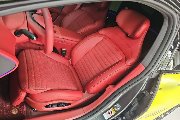 Used Avatr 06 2025 Ultra Pure Electric Edition Left Front Seat