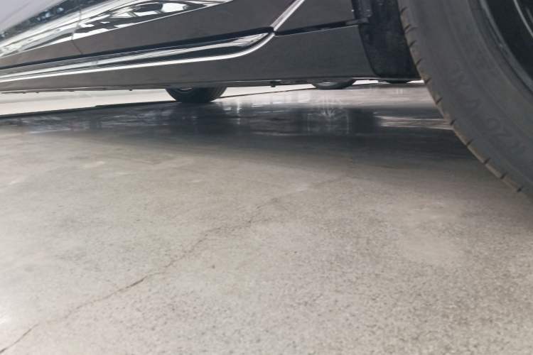 Used Avatr 06 2025 Ultra Pure Electric Edition Left Side Sill