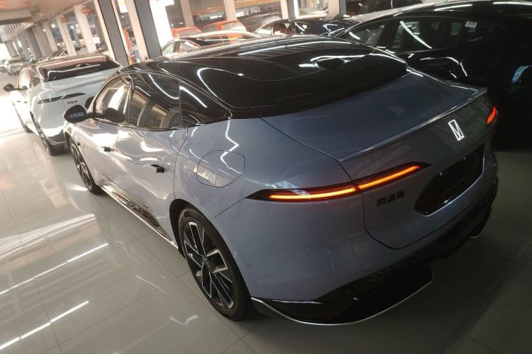 Used Avatr 06 2025 Pro Range-Extended Edition Rear Left 45 Deg