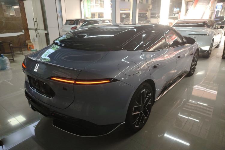 Used Avatr 06 2025 Pro Range-Extended Edition Rear Right 45 Deg