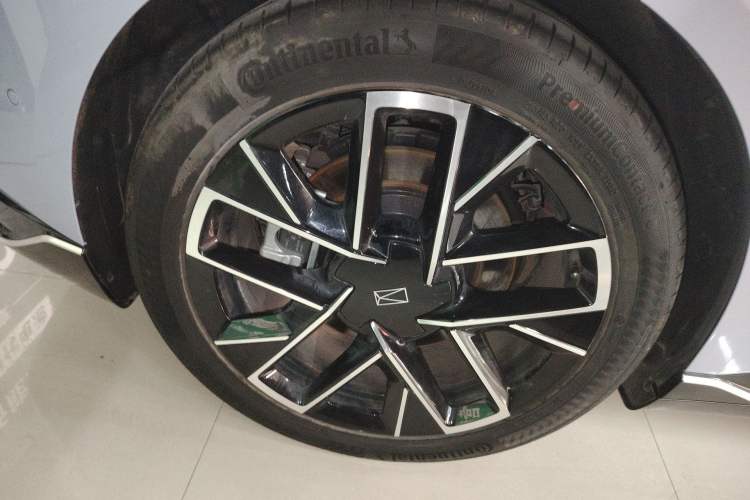 Used Avatr 06 2025 Pro Range-Extended Edition Right Rear Wheel Hub