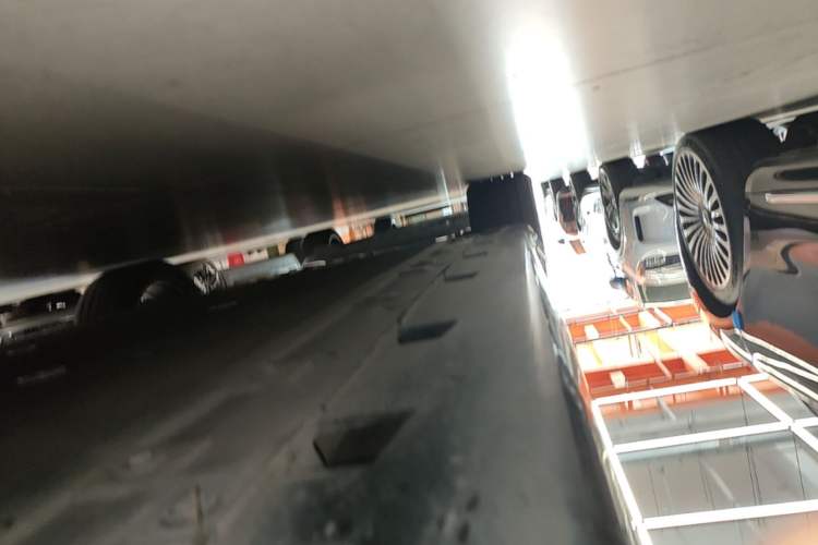 Used Avatr 06 2025 Ultra Pure Electric Edition Right Side Sill