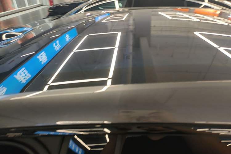 Used Avatr 06 2025 Ultra Pure Electric Edition Roof