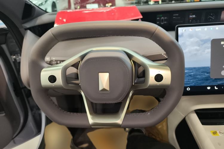 Used Avatr 06 2025 Max Extended-Range Edition Steering Wheel