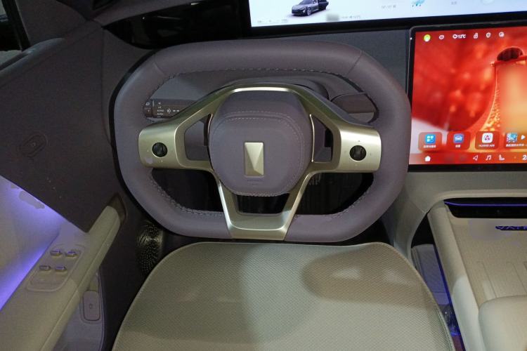 Used Avatr 06 2025 Max All-Electric Version Steering Wheel