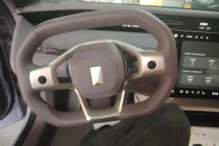 Used Avatr 06 2025 Pro Range-Extended Edition Steering Wheel