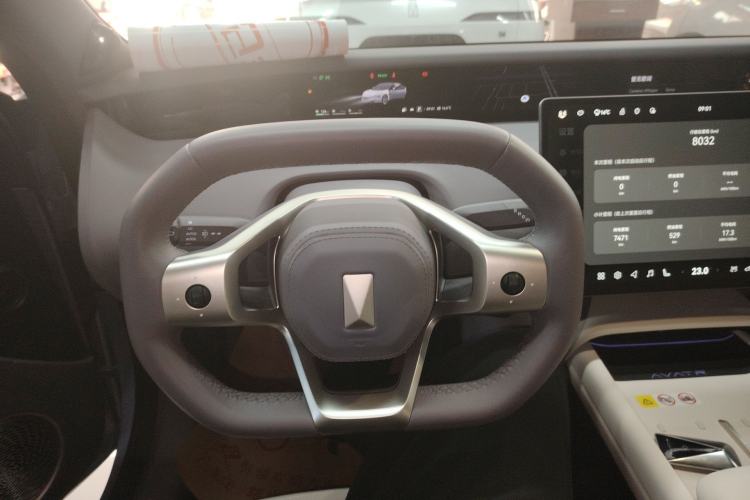 Used Avatr 06 2025 Pro Range-Extended Edition Steering Wheel