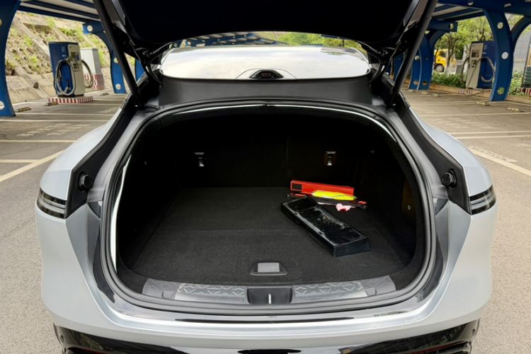 Used Avatr 06 2025 Max Extended-Range Edition Trunk