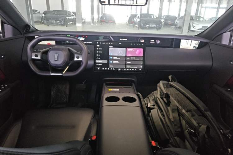 Used Avatr 06 2025 Ultra Pure Electric Edition Center Console