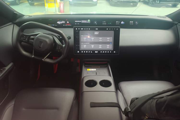 Used Avatr 06 2025 Pro Range-Extended Edition Center Console