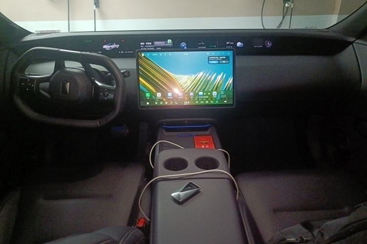 Used Avatr 06 2025 Max All-Electric Version Center Console