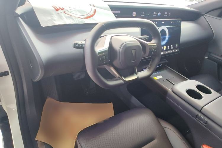 Used Avatr 06 2025 Ultra Pure Electric Edition Center Console